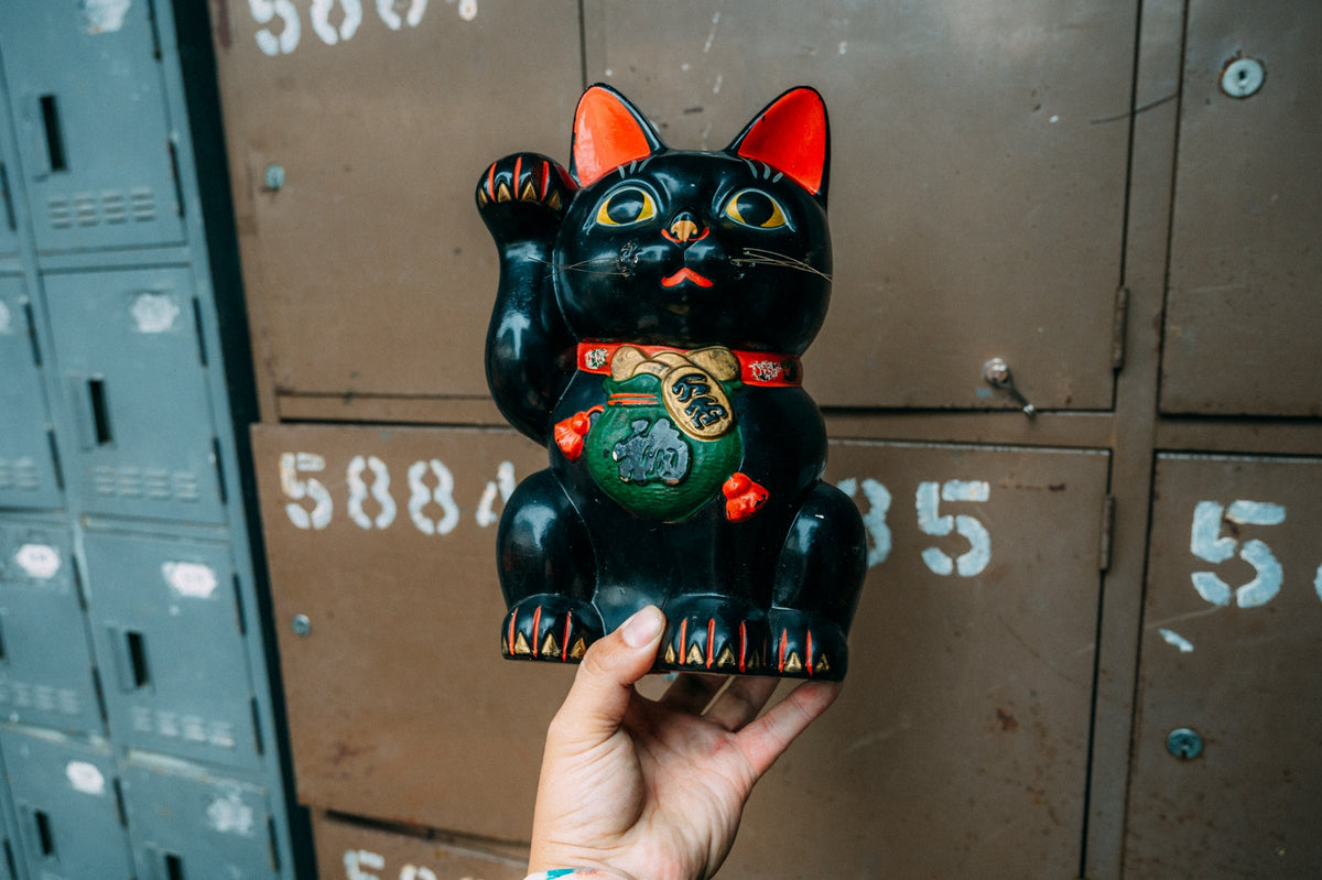 魔除け・厄除けの黒招き猫　大型